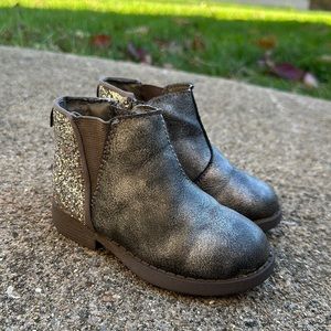 OshKosh Silver/Brown sparkle bootie